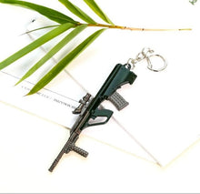 Load image into Gallery viewer, 2018 PUBG Copper Keychain Helmet And Guns 98K Game Fans Key Chains Ring Glitter Llaveros For PUBG Fans Chaveiro