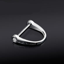 Load image into Gallery viewer, 1pcs Car Keychain Thick Rod Classic D Shape Horseshoe Key Holder Car Interior Accessories Key Ring Car-styling Decoration